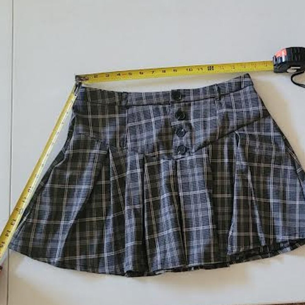 Urban Romantics pleated mini skirt with grey plaid pattern - size large